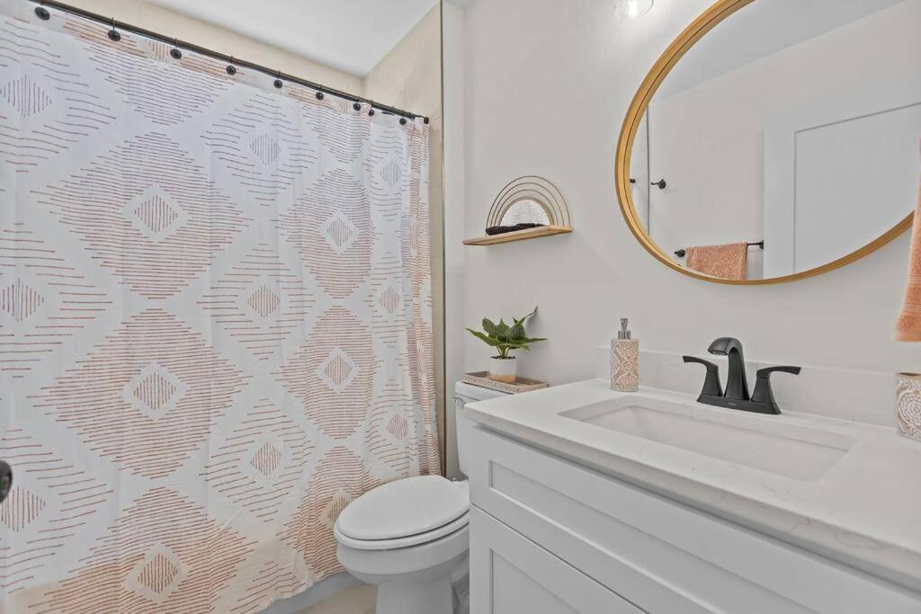Contemporary Home, Close To Downtown And Nccu Дарем Экстерьер фото